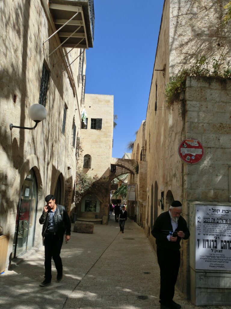 エルサレム旧市街地ユダヤ人地区。ハイファやツファットのような街並み。